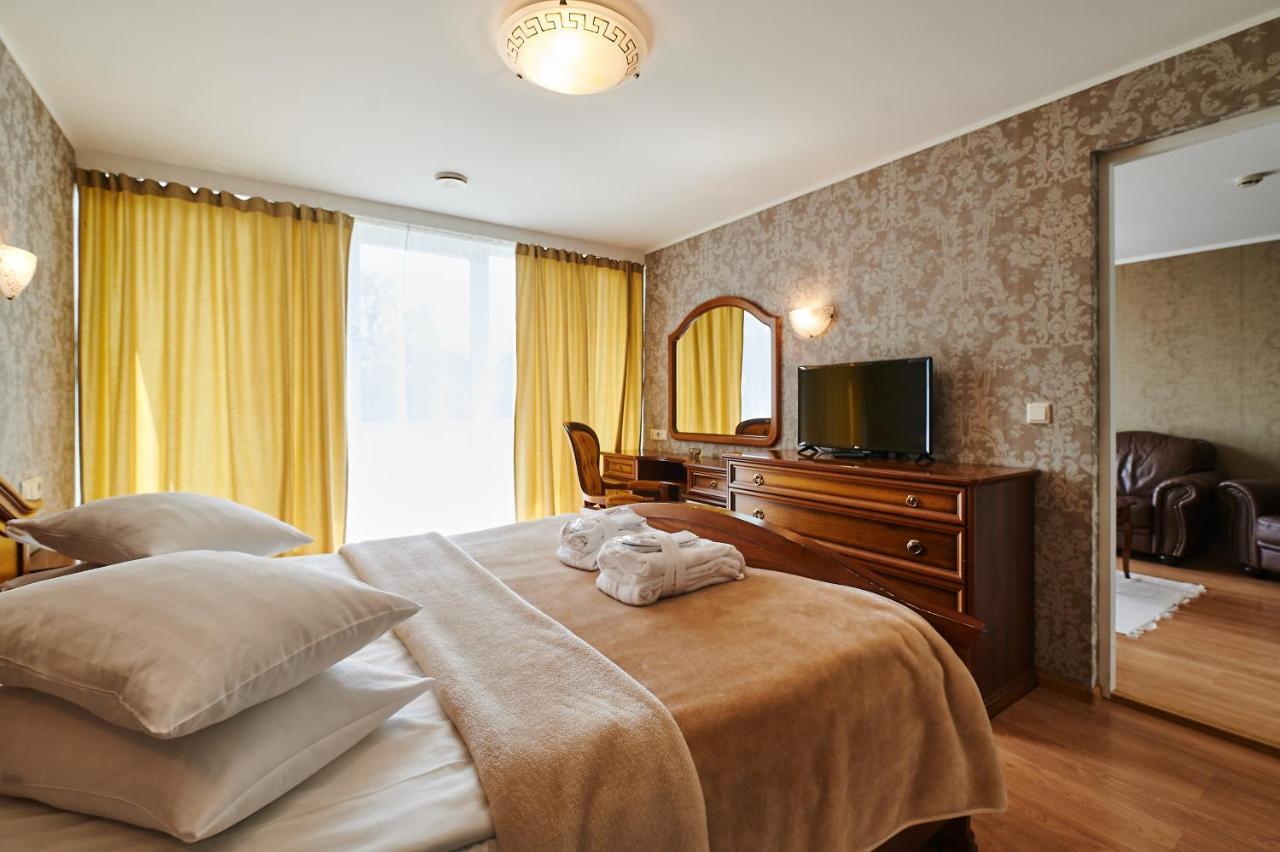 Asa Spa Hotel Kuressaare Exteriör bild