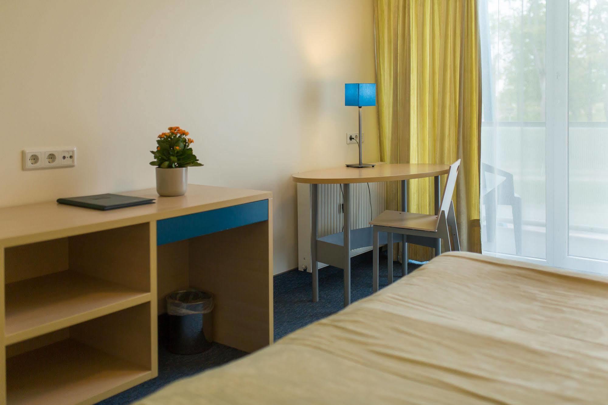 Asa Spa Hotel Kuressaare Exteriör bild